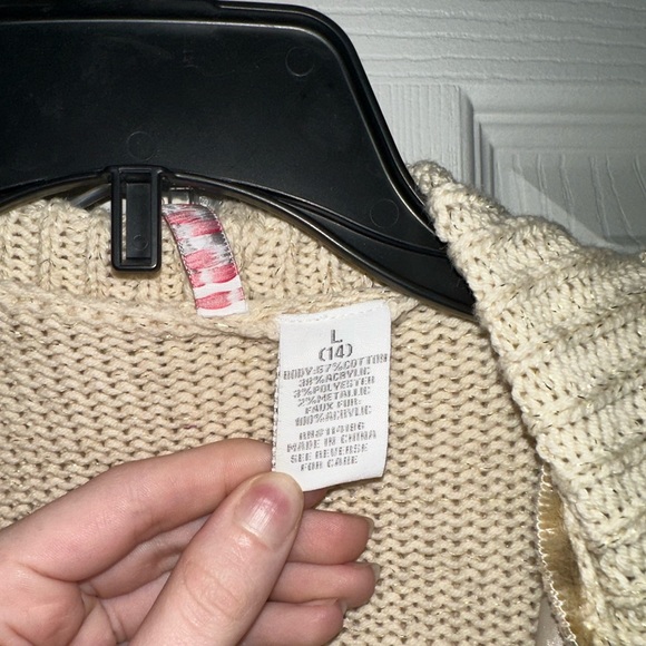 Girls cream colored cheetah sweater - Picture 4 of 4